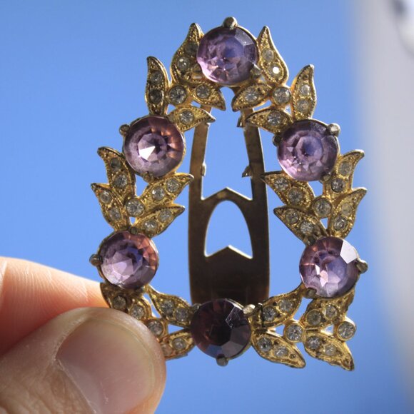 Antique dress clip gold tone laurel branches purple stones - Picture 3 of 9